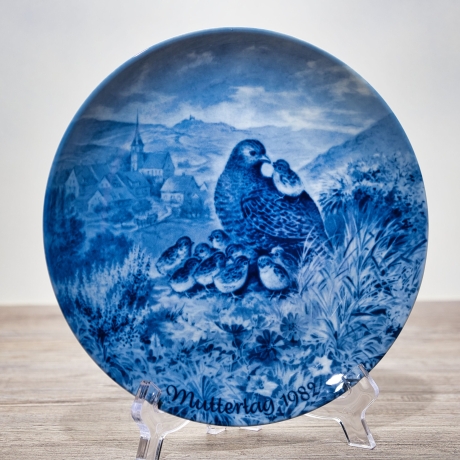 Sammelteller Muttertag: 1982 Rebhuhnfamilie - Berlin Design - blaues Porzellan  - Made in West Germany - 19,5 cm - 8B3 - TOP Zustand