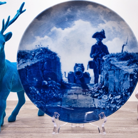 Sammelteller Berlin Design - Serie: Carl Spitzweg - Vorposten  - blaues Porzellan  - Auflage 5.000 - Made in Germany - 9E2 - TOP Zustand