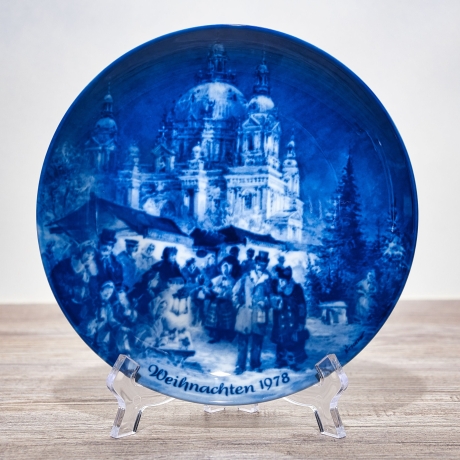 Weihnachtsteller - 1978: Weihnachtsmarkt am Berliner Dom - Berlin Design - blaues Porzellan - begrenzte Auflage - Made in West Germany (8C3)
