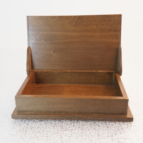 Holzkasten, Schmuckkassette mit feinen Schnitzereien (6D)
