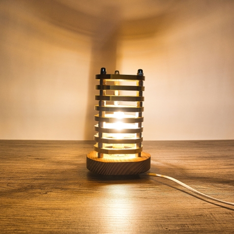 UNIKAT: Tischlampe aus Gokart Achslager Aufnahmen gebaut. Handmade in Germany! Einzelstück mit Zertifikat. Ideales Geschenk für Racing Fans