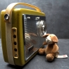 Kofferradio Akkord Motorette Filou L, Rockabilly fifties Style, generalüberholt, mit Netzteil für 110 und 220 Volt (weltweiter Einsatz)