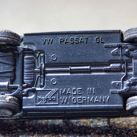 Herpa VW Passat GL in silber – Maßstab 1:87 – Perfektes Alltagsauto Sammlerstück für die VW Fans und Modellbahn-Liebhaber H0 1/87