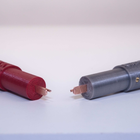 Lautsprecherstecker Paar für HECO Lautsprecher mit DIN ähnlichem Anschluss (Strich Punkt) für Kabel bis zu 4 Quadrat Millimeter