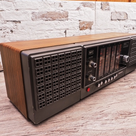 WiFi Tischradio Stralsund von RFT Robotron (DDR) umgebaut mit WIFI Streaming, Bluetooth, Airlino App für Apple iOS und Android - Upcycling