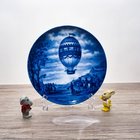 Sammelteller Father's day: 1974 - Aufstieg - Berlin Design - blaues Porzellan - Made in West Germany - 19,5 cm - 9E1 - TOP Zustand