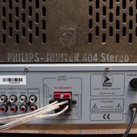 Röhrenradio Retromod: Philips Jupiter Stereo 404 mit modernem Karaoke Verstärker umgebaut inkl. moderner Monacor Speaker - Einzelstück