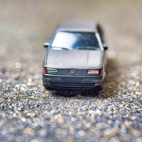 Herpa VW Passat GL in silber – Maßstab 1:87 – Perfektes Alltagsauto Sammlerstück für die VW Fans und Modellbahn-Liebhaber H0 1/87