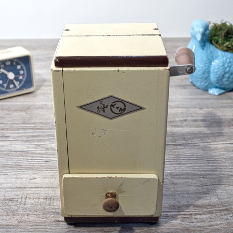 Kaffeemühle KyM Modell 9563 (seltenes weißes Modell) 1945 bis 1955er Jahren: Gehäuse weiß lackiert, Funktion geprüft! (SRU)