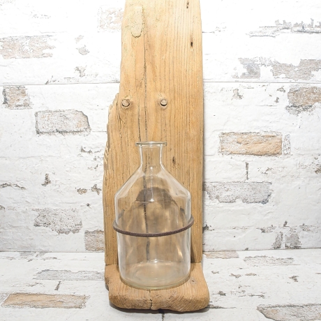 Blumenvase aus einer Whiskyflasche mit Treibolz Halter zur Wandmontage. Feine Handarbeit Made in Germany.  Ökologisch nachhaltig LP:1H