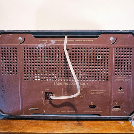 SABA Freudenstadt 7 Röhrenradio -1956/57 - vollständig restauriert Technisch und optisch einwandfrei. Bluetooth oder Streaming Option
