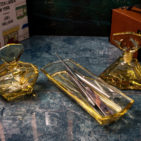 Vintage Deko: Seltenes, 3-teiliges Schreibtischset, aus gelbem Glas, vermutlich aus den 1960er Jahren.