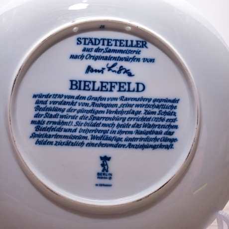 Sammelteller, Städteteller: Bielefeld - Berlin Design - blaues Porzellan  - Made in Germany - 9E2 - TOP Zustand