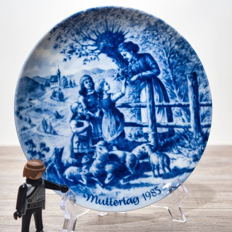 Sammelteller Muttertag: 1985 Blumen für die Mutter - Berlin Design - blaues Porzellan  - Made in West Germany - 19,5 cm - 8B3 - TOP Zustand