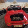 Porsche Speedster Automodell 1/18 ordentlich bespielt, Lackschaden, ideal zu Zugabe zu unserem Rettungswagen