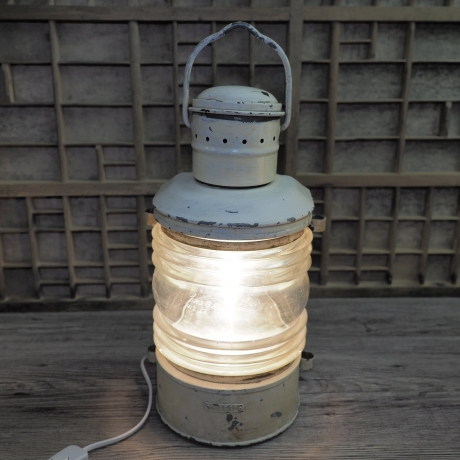 Echte Schiffslampe, Original maritime Ausrüstung, seewasserfest, mit E27 Fassung und elektr. Zuleitung (Stecker, Schalter)  - Upcycling