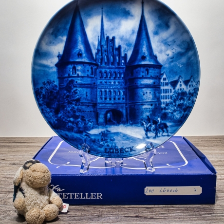 Sammelteller, Städteteller: Lübeck - Berlin Design - blaues Porzellan  - Made in Germany - mit Karton - 8E2 - TOP Zustand
