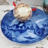 Weihnachtsteller - 1973: Heiligabend am Wendelstein - von Berlin Design - blaues Porzellan - begrenzte Auflage - Made in West Germany (8E3)