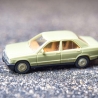 Herpa Mercedes 190E Modellauto in schilfgrün – Maßstab 1:87 – Perfektes Sammlerstück für Mercedes Fans und Modellauto-Liebhaber H0 1/87