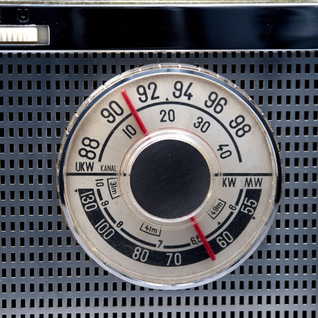 Kofferradio Akkord Motorette Filou L, Rockabilly fifties Style, generalüberholt, mit Netzteil für 110 und 220 Volt (weltweiter Einsatz)