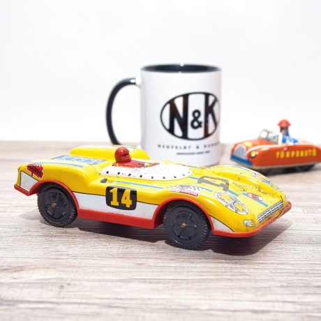 Blechauto: Vintage Joustra 24-Stunden Le Mans Rennwagen - Seltenes Blechmodell mit Friktionsantrieb - Maßstab 1/38 - Made in France
