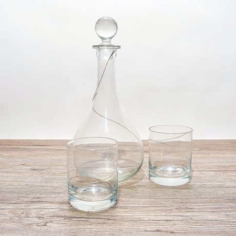 Exklusive Eleganz für Whisky-Genießer – Leonardo Strada Spirale Gold Karaffe & Whiskyglas-Set: 1 Karaffee, 2 Whisky Gläser - leichter Abrieb