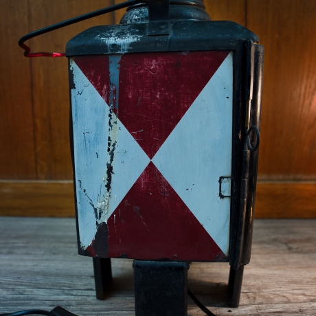 Eisenbahnlampe: Oberwagenlaterne original Deutsche Bahn, umgebaut auf E27 Fassung mit ordentlich Patina, LED Leuchtmittel, Unikat, Upcycling
