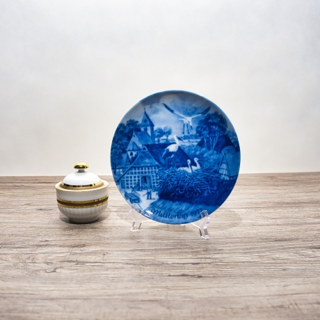 Sammelteller Muttertag: 1977 Storchenfamilie - Berlin Design - blaues Porzellan  - Made in West Germany - 19,5 cm - 8B3 - TOP Zustand