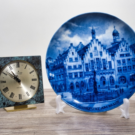 Sammelteller, Städteteller: Frankfurt am Main - Berlin Design - blaues Porzellan  - Made in Germany - mit Karton - 8B1 - TOP Zustand