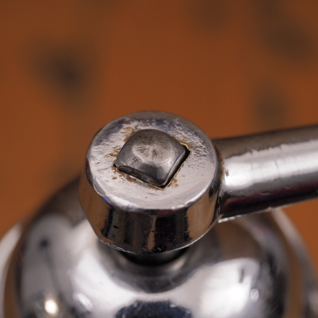 Kaffeemühle, Mokkamühle von ca. 1955, Firma Trösser aus Wuppertal, Modell 205, vernickelt, sehr guter Zustand, voll funktionsfähig