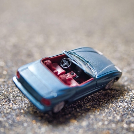 Herpa BMW Z1 Modellauto in blau metallic – Maßstab 1:87 – Perfektes Sammlerstück für BMW-Fans und Modellauto-Liebhaber H0 1/87