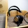 Kopfhörer (Heavy Duty, Outdoor) Neufeldt&Kuhnke, Modell SEY-2 aus ca. 1920, modern aufbereitet, mit Holzkiste, limitierte Auflage 3/200