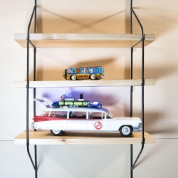 String Regal, Nuten Variante (Lübke, Vitsoe), vollständig restauriert, schwarz lackierte Leitern, 3 Böden inklusive.HxBxT 64cm x 36cm x 18cm