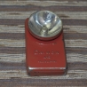 Upcycling, aber Originalzustand : Vintage DAIMON 412 Taschenlampe in rot, ca. 1940 - 1950er Jahre (Umrüstung für Akkus)