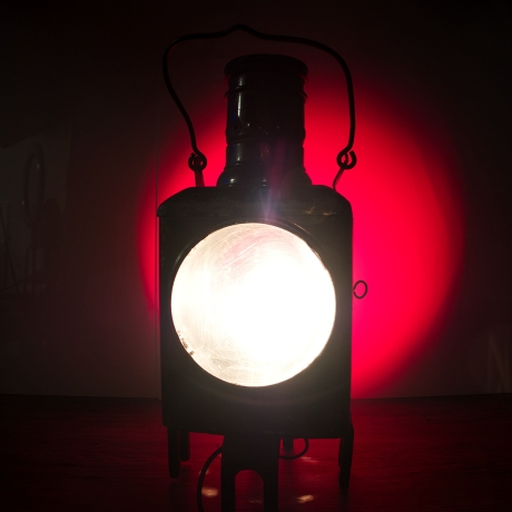 Eisenbahnlampe: Oberwagenlaterne original Deutsche Bahn, umgebaut auf E27 Fassung mit ordentlich Patina, LED Leuchtmittel, Unikat, Upcycling