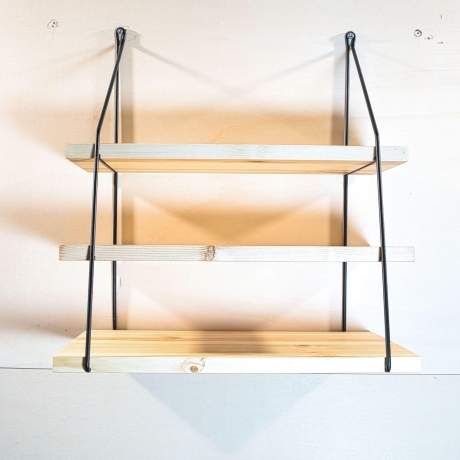 String Regal, Nuten Variante (Lübke, Vitsoe), vollständig restauriert, schwarz lackierte Leitern, 3 Böden inklusive.HxBxT 44cm x 40cm x 18cm