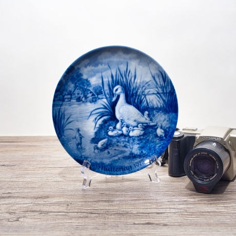 Sammelteller Muttertag: 1973 Enten - Berlin Design - blaues Porzellan  - Made in West Germany - 19,5 cm - 8B3 - TOP Zustand