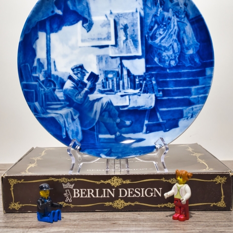 Sammelteller: Der Antiquar / Carl Spitzweg - Berlin Design - blaues Porzellan  - Nummer 7 von 5000 - mit Karton - TOP Zustand - 8D2