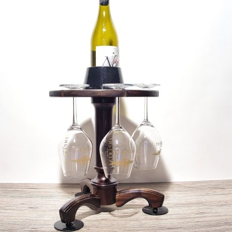 Upcycling Unikat: Weinglas Träger mit Flaschenhalter für den gepflegten Esstisch - gefertigt aus den Resten einer Wohnzimmer Lampe und PLA