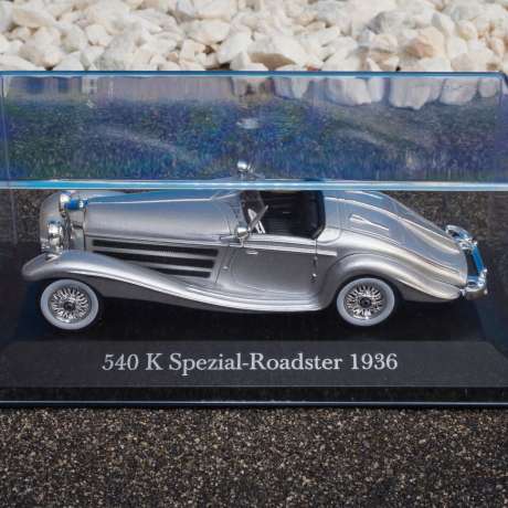 Automodell Mercedes Benz 540K - 1936, unbekannter Hersteller, Maßstab  1/50 in TOP Zustand mit Acrylglashaube (leichte Kratzer der Haube)