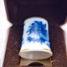 Berlin Design -  Jahresfingerhut 1979 - Motiv: Drache - blaues Porzellan - Made in Germany - 9D3