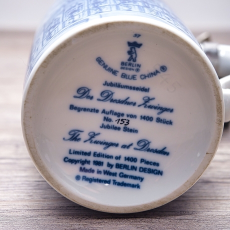 Sammelkrug Berlin Design - Serie: Jubiläumsseidel - Der Dresdner Zwinger- blaues Porzellan - Made in Germany - 9D3 - kleine Mängel
