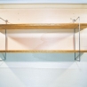 String Regal, Nuten Variante (Lübke, Vitsoe), vollständig restauriert, metallische Leitern, 2 Böden inklusive. HxBxT 40cm x 90cm x 20cm