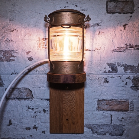 Außenwandleuchte, Schiffslampe, maritim, massiver Eichensockel, E14 Fassung, LED Filament Leuchtmittel, Unikat, Upcycling made in Germany