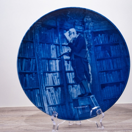 Sammelteller Berlin Design - Serie: Carl Spitzweg - Bücherwurm  - blaues Porzellan  - Auflage 5.000 - Made in Germany - 9E2 - TOP Zustand