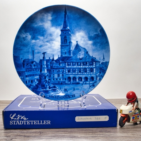 Sammelteller, Städteteller: Schwabach - Berlin Design - blaues Porzellan  - Made in Germany - mit Karton - 8C1 - TOP Zustand