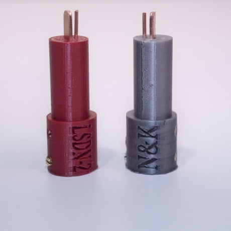 Lautsprecherstecker Paar für HECO Lautsprecher mit DIN ähnlichem Anschluss (Strich Punkt) für Kabel bis zu 4 Quadrat Millimeter