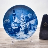 Weihnachtsteller - 1984: Weihnachtsabend in Ramsau - von Berlin Design - blaues Porzellan - begrenzte Auflage - Made in West Germany - (8C3)