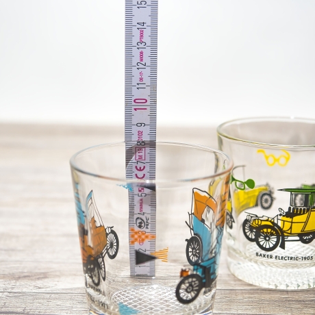 Außergewöhnliche Sammel-Gläser - Motiv: diverse Oldtimer - Farbiger Aufdruck - 2er-Set -  9C2