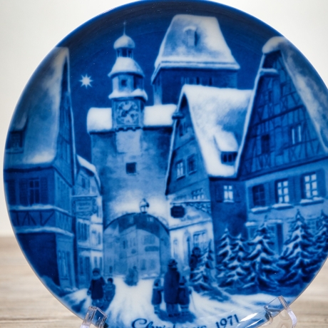 Christmas - 1971:  Rothenburg on Tauber - von Berlin Design - blaues Porzellan - begrenzte Auflage - Made in West Germany (8F1)